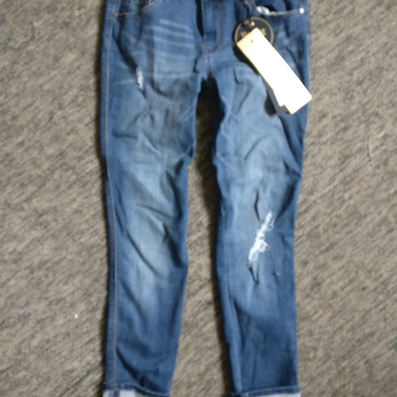 1822 distressed jeans